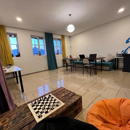 Sunny Hostel Тбілісі Екстер'єр фото