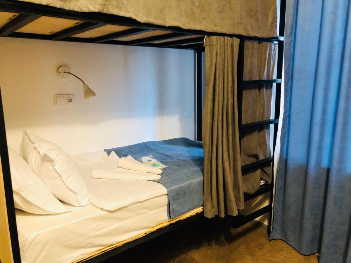 Sunny Hostel Тбілісі Екстер'єр фото