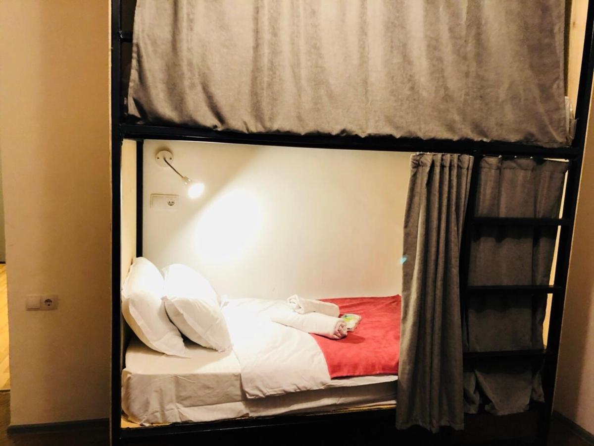 Sunny Hostel Тбілісі Екстер'єр фото