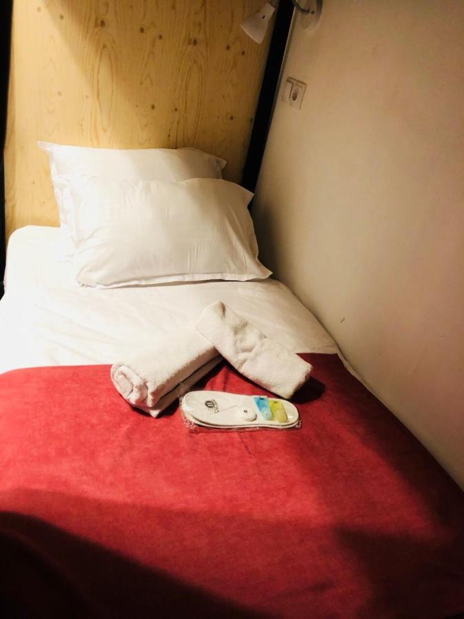 Sunny Hostel Тбілісі Екстер'єр фото