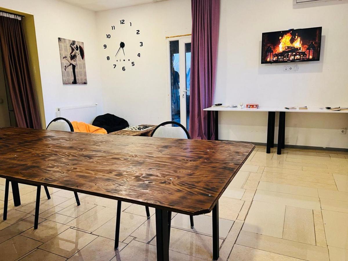 Sunny Hostel Тбілісі Екстер'єр фото