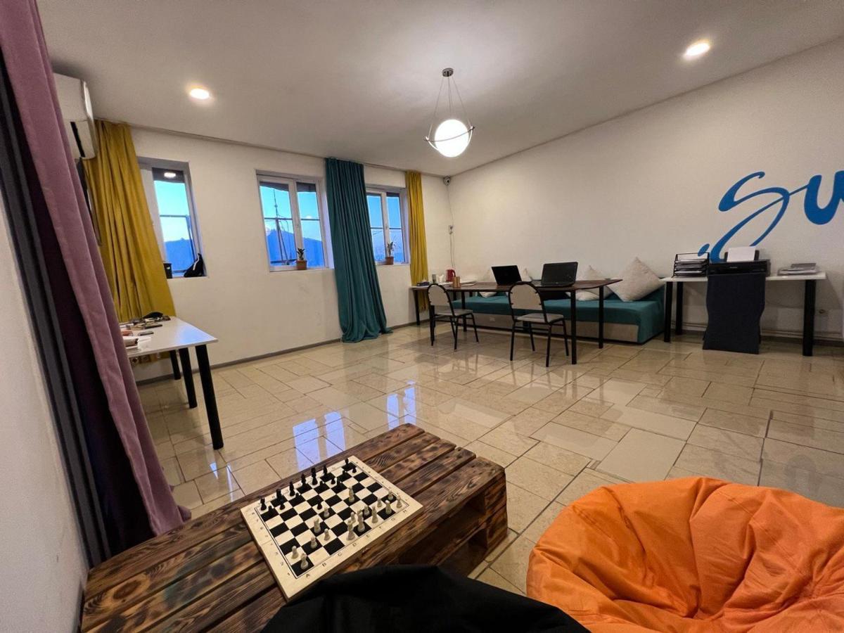 Sunny Hostel Тбілісі Екстер'єр фото