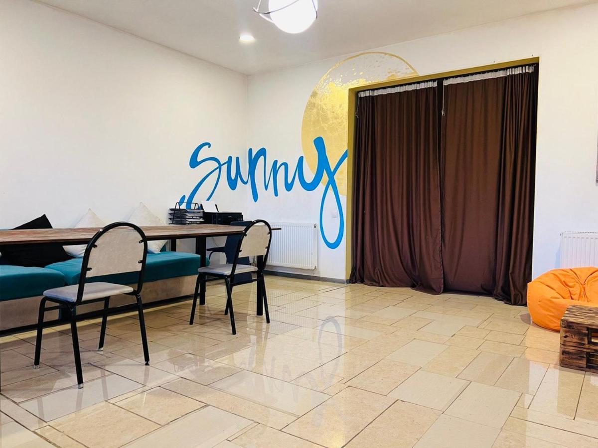 Sunny Hostel Тбілісі Екстер'єр фото
